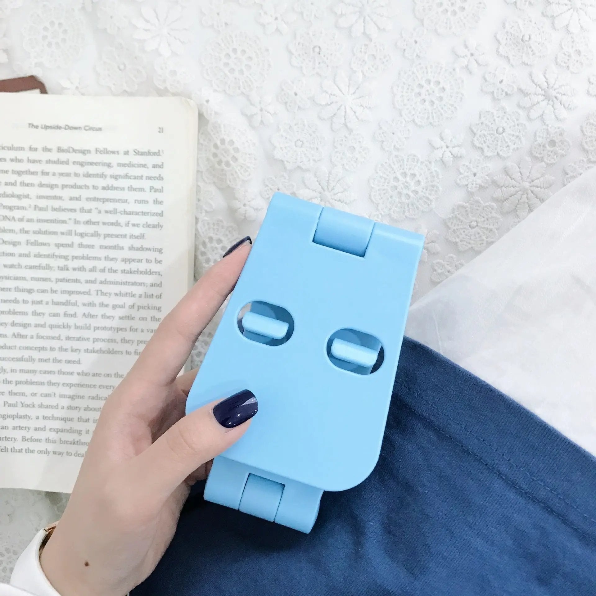 Plastic folding mobile phone live support Charge Hub X