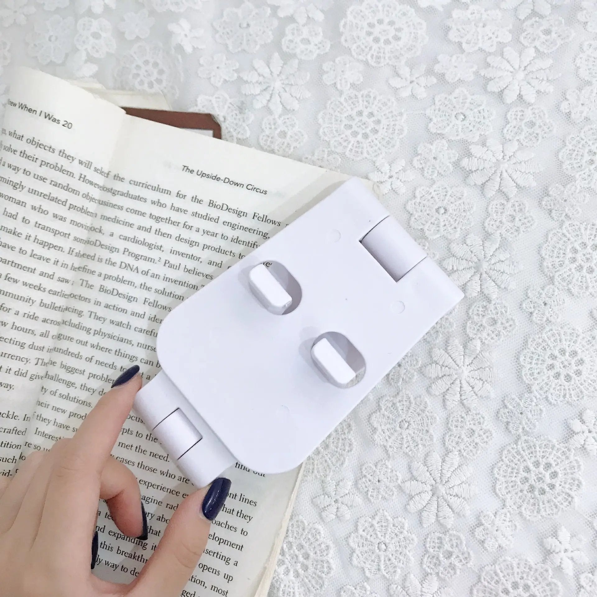 Plastic folding mobile phone live support Charge Hub X