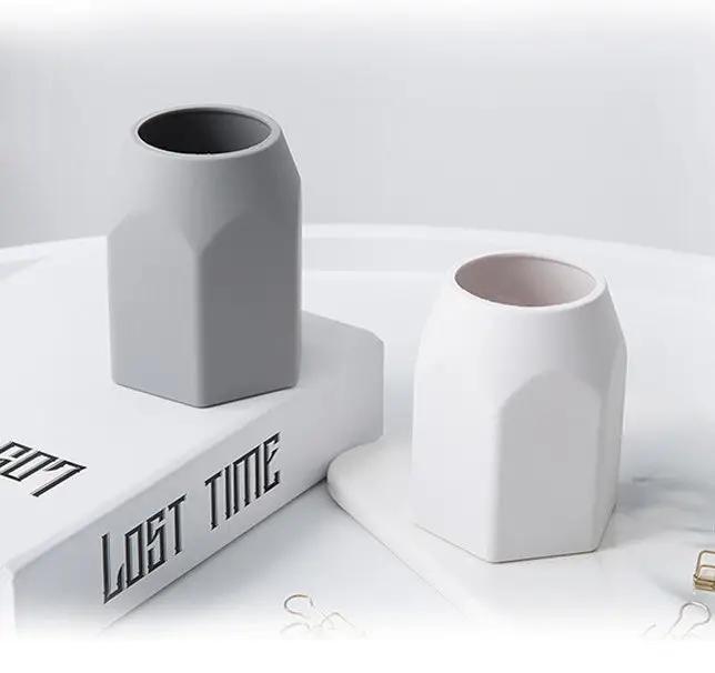 Simple solid silicone pen holder Charge Hub X